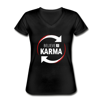 Frauen-T-Shirt mit V-Ausschnitt: Believe in Karma - Schwarz