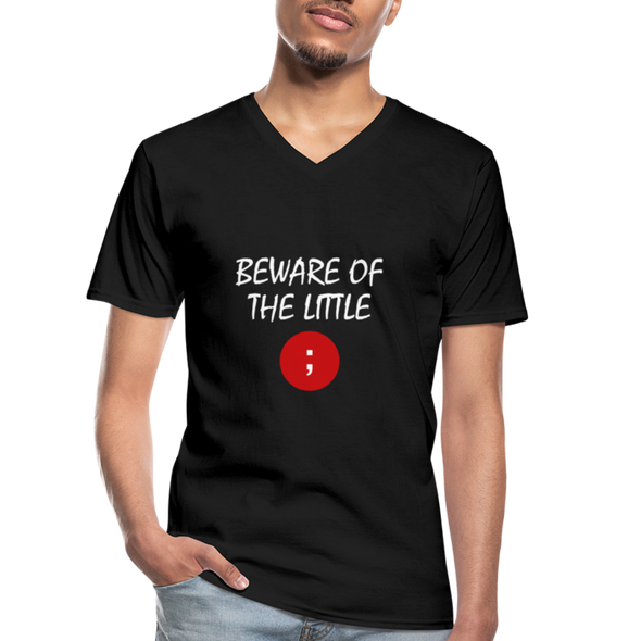 Männer-T-Shirt mit V-Ausschnitt: Beware of the little semicolon - Schwarz