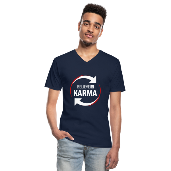 Männer-T-Shirt mit V-Ausschnitt: Believe in Karma - Navy