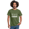 Männer T-Shirt: Der tut nix. Der will nur coden. - Militärgrün