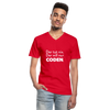 Männer-T-Shirt mit V-Ausschnitt: Der tut nix. Der will nur coden. - Rot