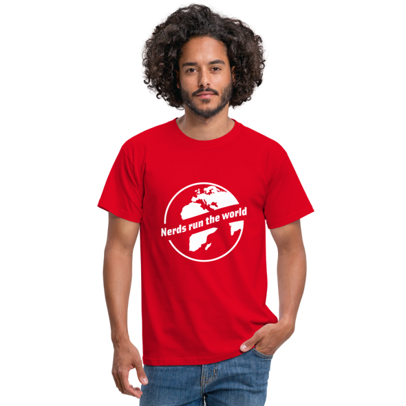 Männer T-Shirt: Nerds run the world. - Rot