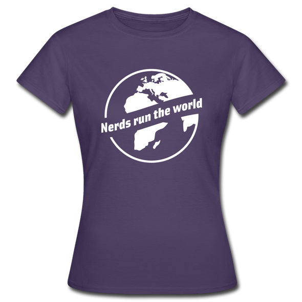 Frauen T-Shirt: Nerds run the world. - Dunkellila