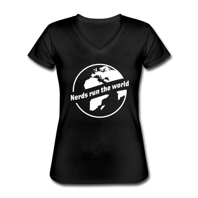 Frauen-T-Shirt mit V-Ausschnitt: Nerds run the world. - Schwarz