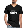 Männer-T-Shirt mit V-Ausschnitt: I don’t give a shit. - Schwarz